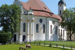 Wieskirch bei Steingaden © Babas Müller auf Pixabay