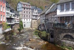 Monschau © Dietrich Herrmann auf Pixabay