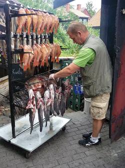 Frischer Räucherfisch bei Fischer Jonas in Nidden