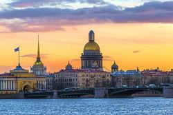 St. Petersburg - Panorama an der Neva © Luidmila Kot auf Pixabay
