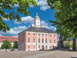 Rathaus Templin © Gundula Vogel auf Pixabay