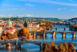 Moldaubrücken in Prag