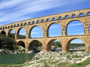 Flusskreuzfahrt auf der Rhone - Pont du Gard