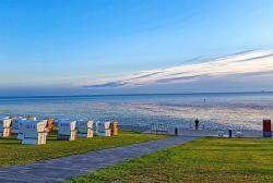 Büsum - Abendstimmung am Deich © TMS Büsum