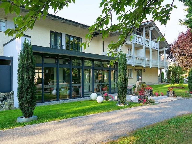 Hotel Lenauhof-Kururlaub in Bad Birnbach mit Haustürabholung Hotel Lenauhof-Kururlaub in Bad Birnbach mit Haustürabholung
