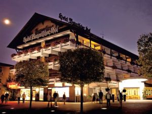 Hotel Bayerischer Hof I Kururlaub in Bad Füssing I Haustürabholung