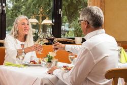 Kurhotel Unter den Linden I Kururlaub Bad Füssing mit Haustürabholung - Restaurant