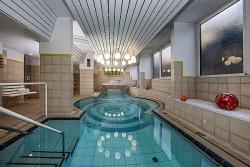 Kurhotel Unter den Linden I Kururlaub Bad Füssing mit Haustürabholung - Thermalbad