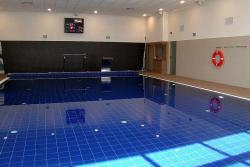 Hotel Muszelka - Kururlaub in Kolberg mit Haustürabholung - Schwimmbad