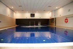 Hotel Muszelka - Kururlaub in Kolberg mit Haustürabholung - Schwimmbad