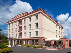 Francis-Palace Spa & Wellness Hotel I Kururlaub in Franzensbad I mit Haustürabholung