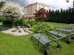 Francis-Palace Spa & Wellness Hotel - Gartenanlage