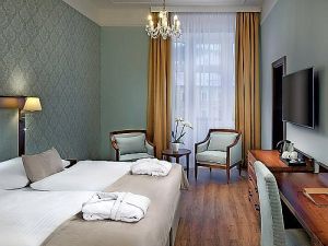 Hvezda Ensana Health Spa Hotel - Zimmerbeispiel - Kururlaub in Marienbad mit Haustürabholung