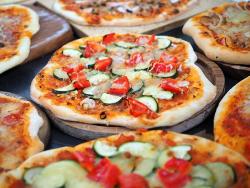 Ofenfrische Pizza auf der Genuss - Foodtour