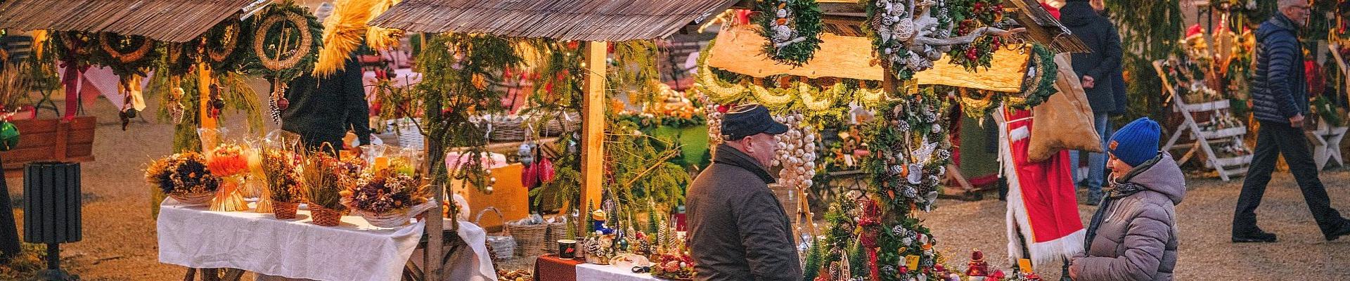 Adventsmarkt auf Schloss Lomnitz