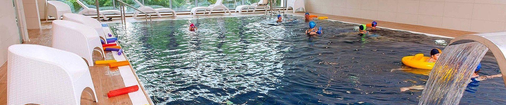 Hotel Muszelka - Kururlaub in Kolberg mit Haustürabholung - Schwimmbad