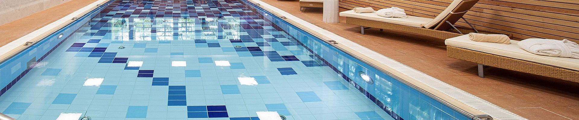 Kurhaus Imperial - Schwimmbad - Kururlaub in Franzensbad mit Haustürabholung