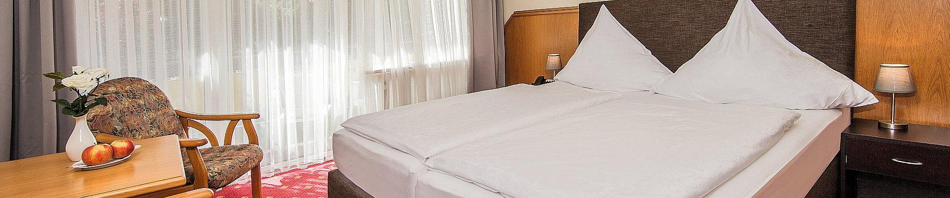 Kurhotel Unter den Linden I Kururlaub Bad Füssing mit Haustürabholung - Zimmerbeispiel