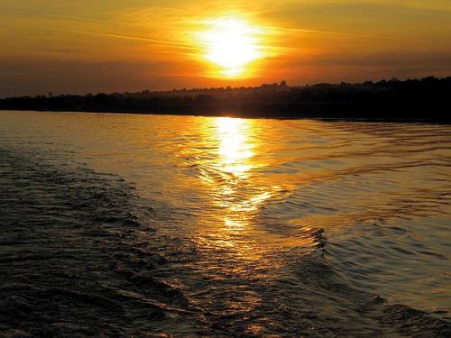 Flusskreuzfahrten auf der Donau mit Haustürabholung - Sonnenuntergang an Bord