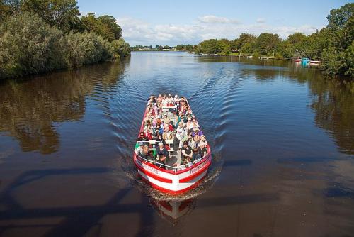 Grachtenfahrt in Friedrichstadt © Alfred Derks auf Pixabay