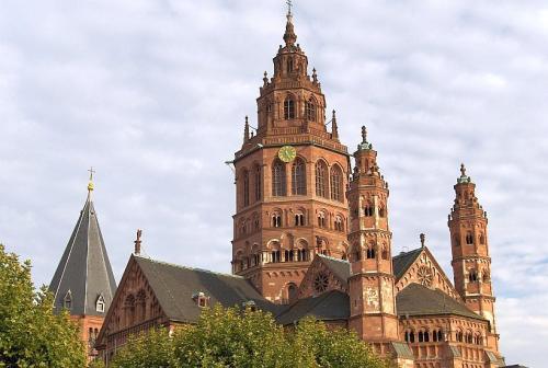 Mainzer Dom © Horst Batzer auf Pixabay