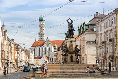Maximilianstraße in Augsburg © Regio Augsburg Tourismus GmbH - Thomas Linkel