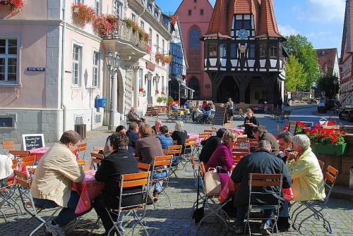 Odenwald - Marktplatz und Rathaus in Michelstadt