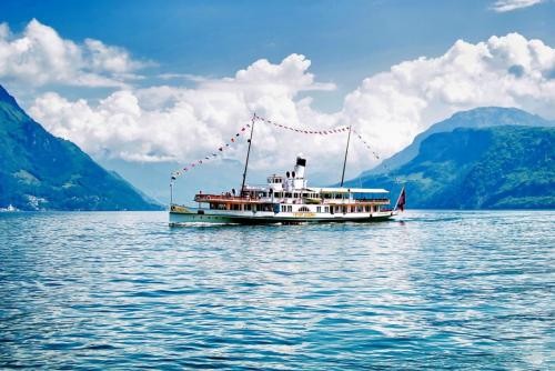 Schifffahrt auf dem Vierwaldstättersee © Singha Bohrer auf Pixabay