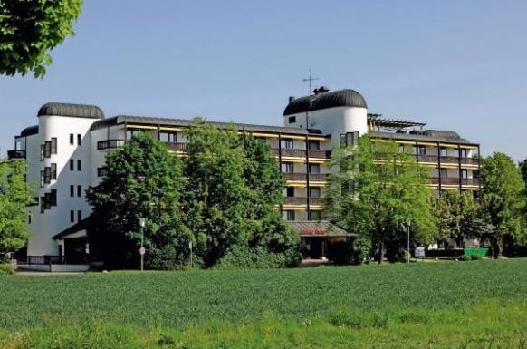 Johannesbad Thermalhotel Ludwig Thoma 4**** - Kururlaub in Bad Füssing mit Haustürabholung DE