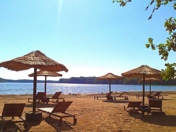 Busreise in die Uckermark - Badestrand am Ahorn Seehotel Templin