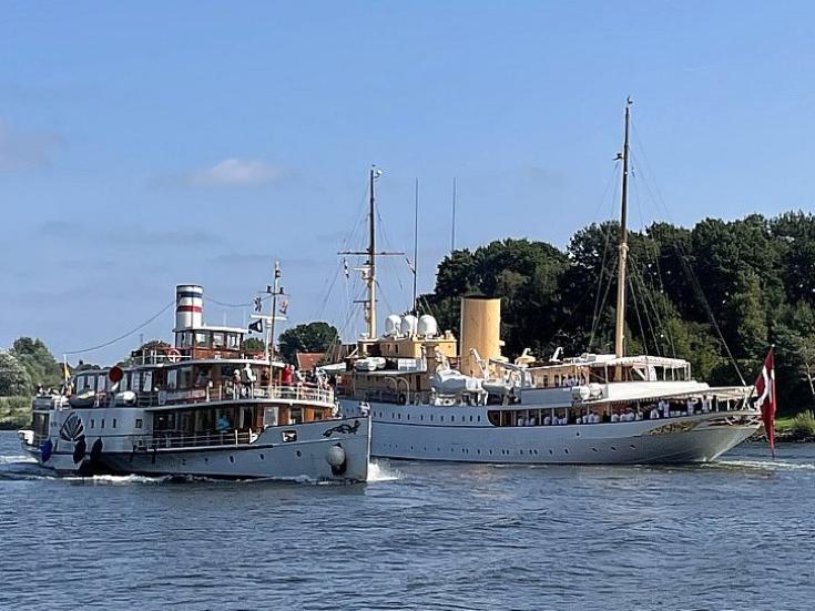 Die Freya auf dem Nord-Ostsee-Kanal