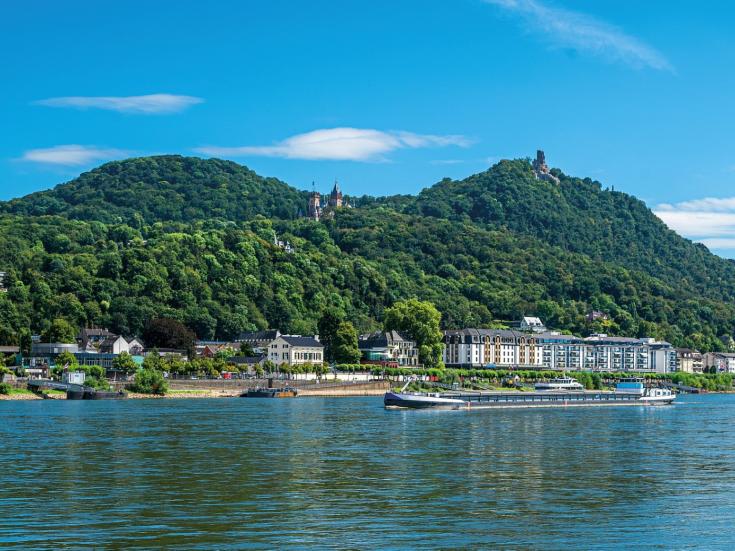 Drachenfeld und Königswinter © JEF Fotogalerie - Stock Adobe