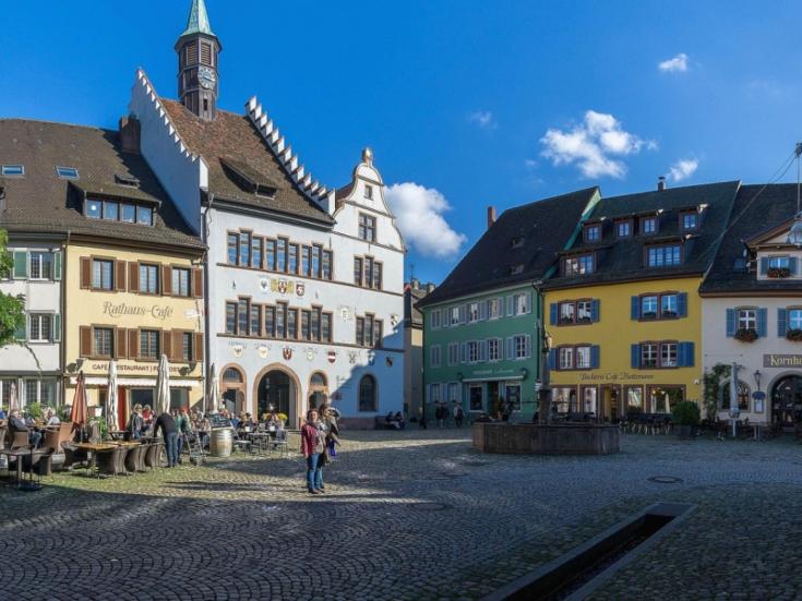 Freiburg im Breisgau © alexanderbaetz1996 auf Pixabay