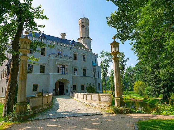 Schloss Fischbach im Hirschberger Tal