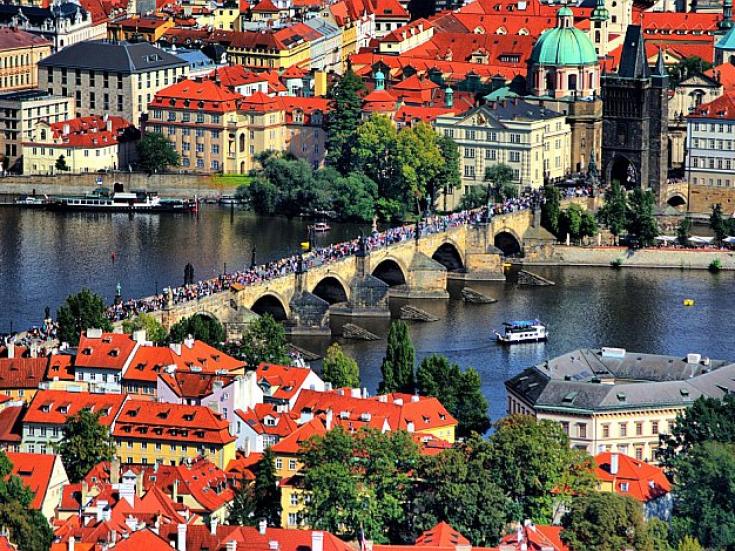Busreise nach Prag - Moldau in Flammen zum Navalis-Fest
