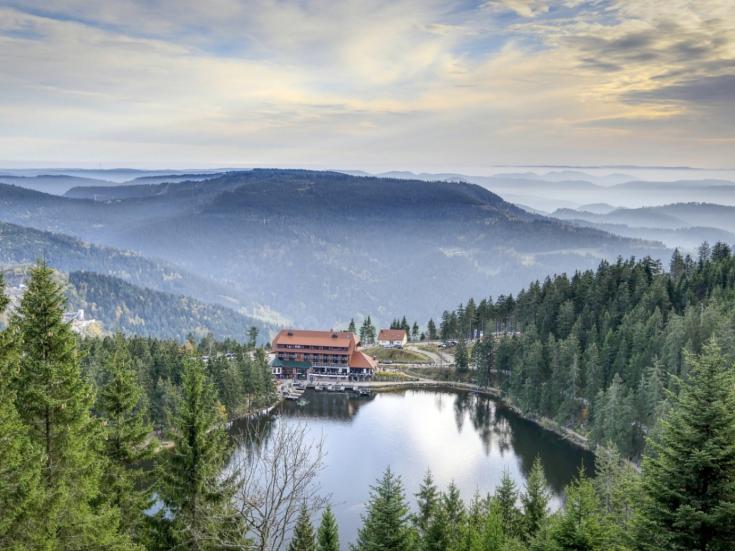 Mummelsee im Schwarzwald © D. Lohner auf Pixabay