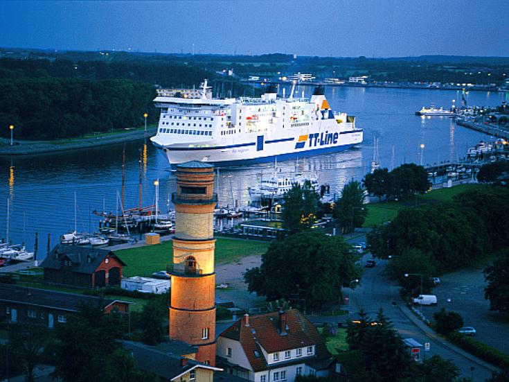 Nils Holgerson am Leuchtturm
