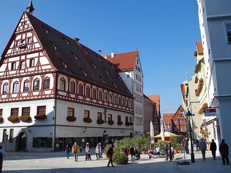 Nördlingen - Reise nach Augsburg und zu den Highlights der Romantischen Straße © Jens auf Pixabay