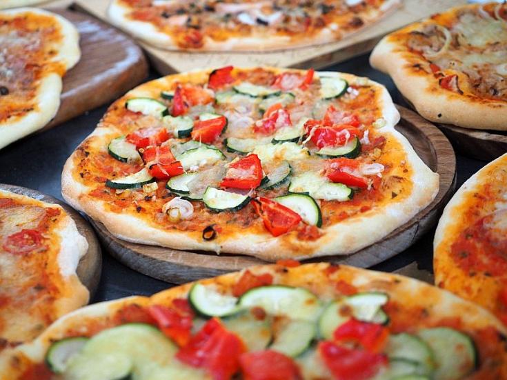 Ofenfrische Pizza auf der Genuss - Foodtour