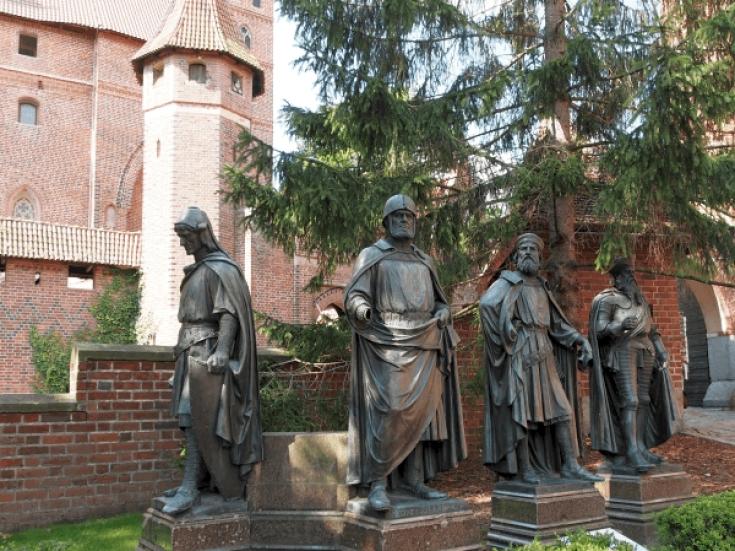 Marienburg - Denkmal für die Hochmeister des Deutschen Ordens