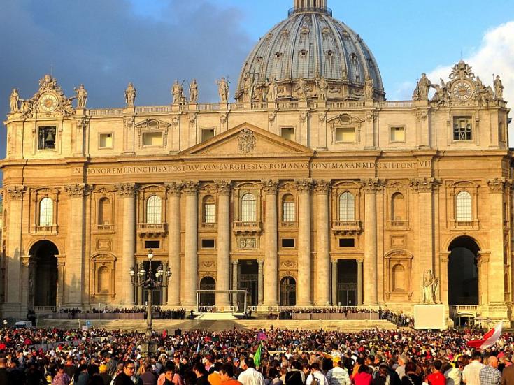 Papstaudienz auf dem Petersplatz