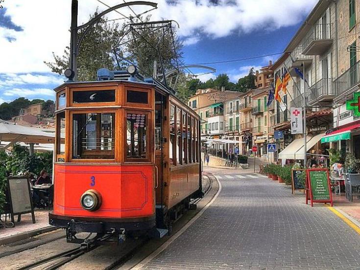 Port de Soller © Christian B. auf Pixabay