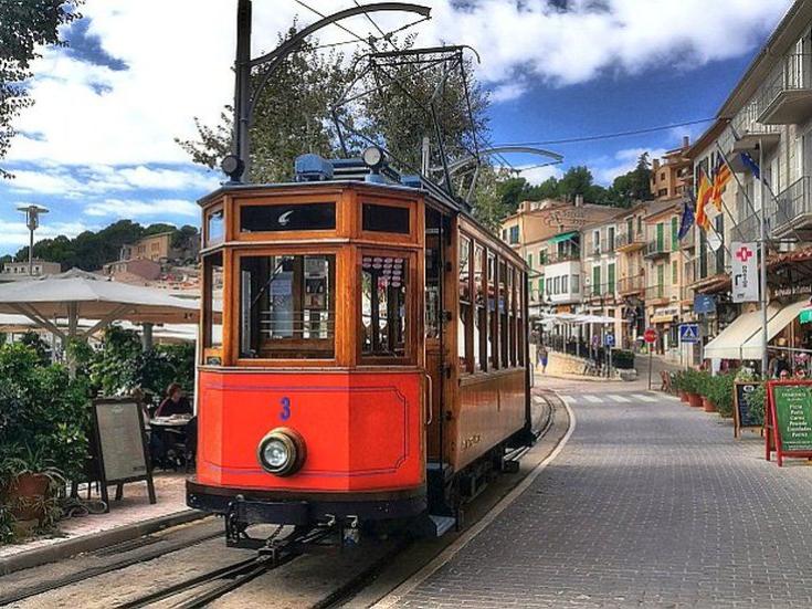 Port de Soller © Christian B. auf Pixabay