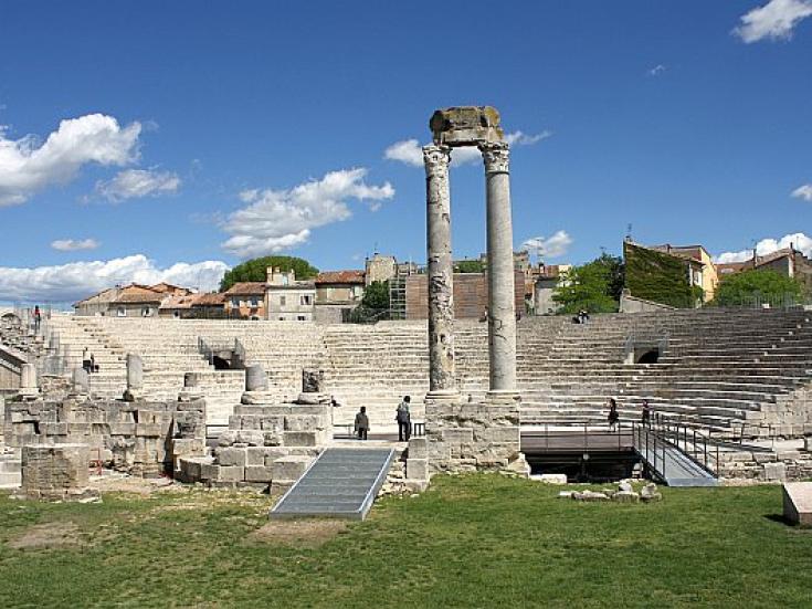 Flusskreuzfahrt auf der Rhone - Amphitheater Arles
