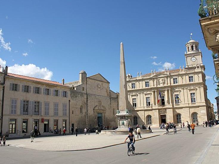 Flusskreuzfahrt auf der Rhone - Arles - Place de la Republique