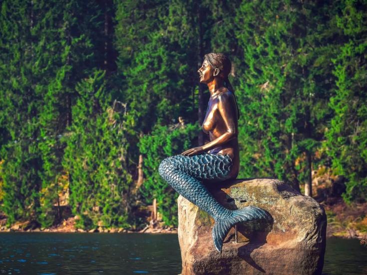 Skulptur am Mummelsee © Coleur auf Pixabay