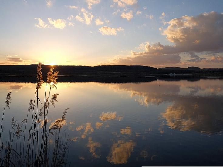 Tagebausee in der Lausitz © lovefordetails auf Pixabay