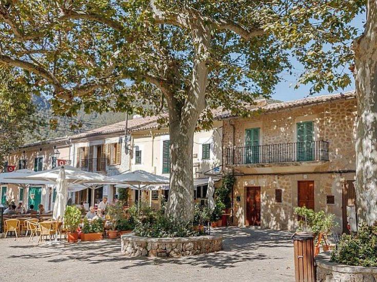 Valdemossa Altsstadt - Frühling auf Mallorca - Flugreise ab Hannover