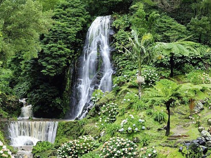 Flugreise Azoren - Insel Sao Miguel - Wasserfall