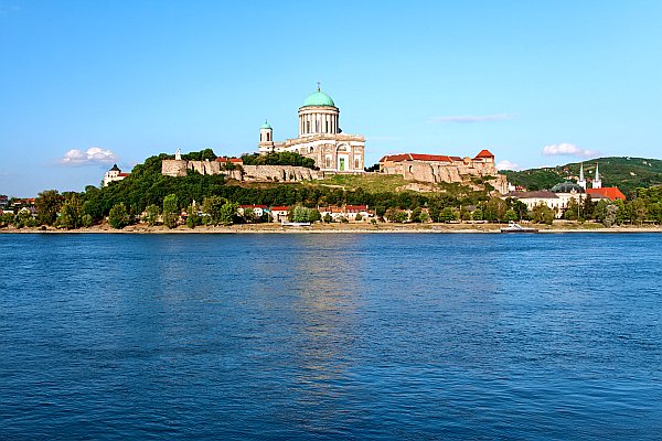 DONAUKLASSIKER Passau - Esztergom - Budapest - Wien - Passau I Donau - Flusskreuzfahrt I mit Haustürabholung